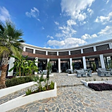 Ekor Elegance Hotel